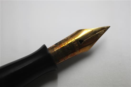 An 18ct gold Parker Presidential fountain pen,